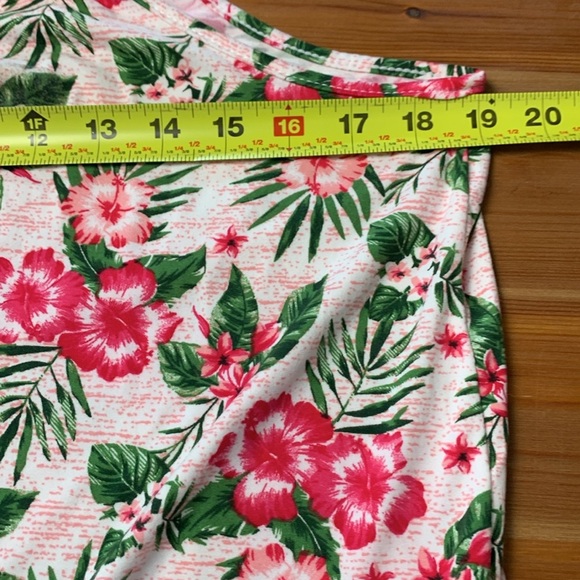 Lucy & Laurel NWOT Soft Summer PJ Set, Adjustable Straps, Stretch, Floral - Picture 12 of 15